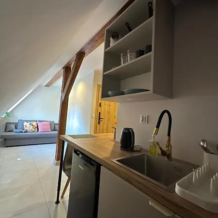 Rooms4less *
