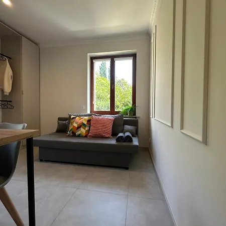 Rooms4less Apartmán *
