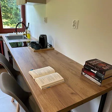 Rooms4less *