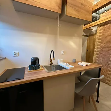 Rooms4less Apartmán *